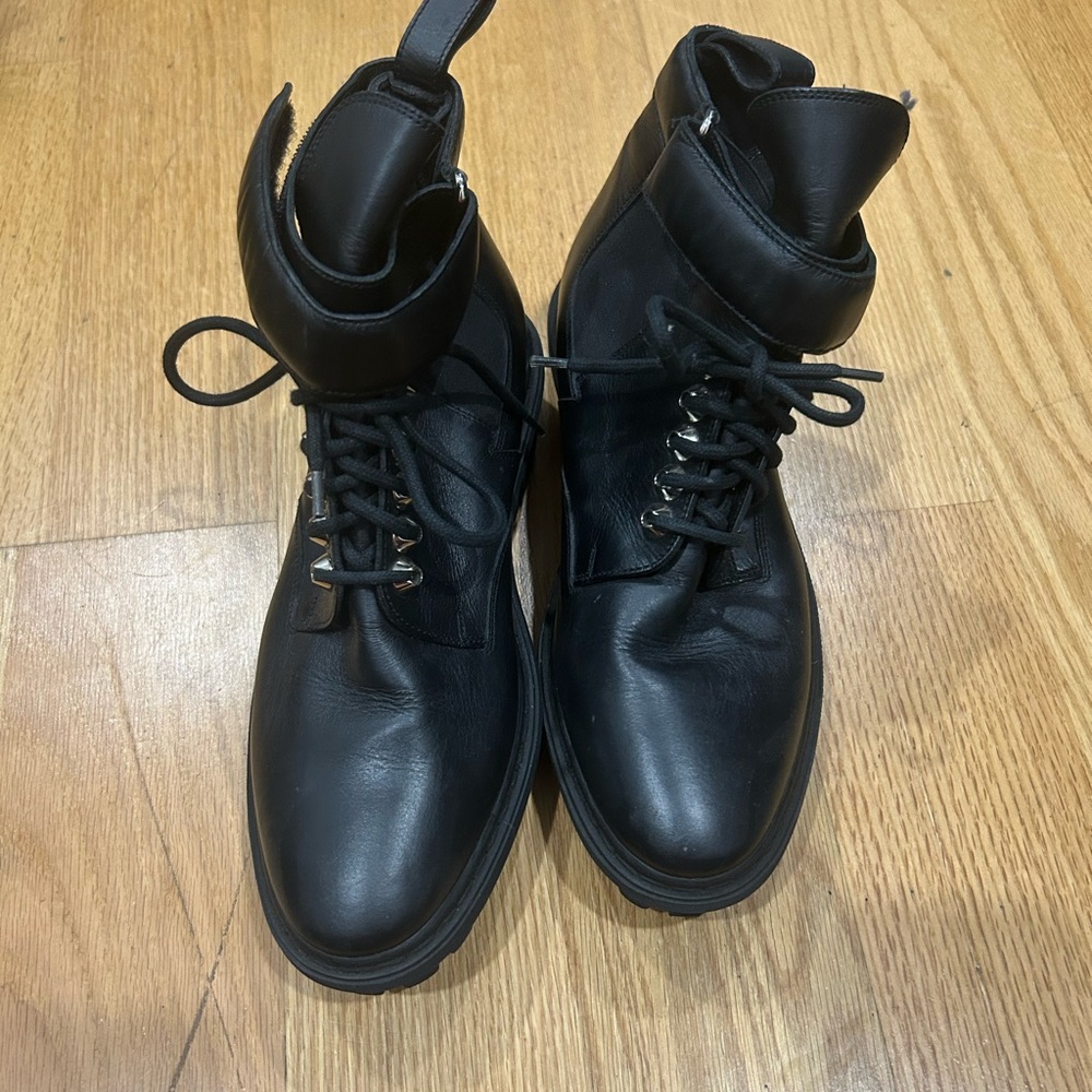 Balenciaga boots size 7